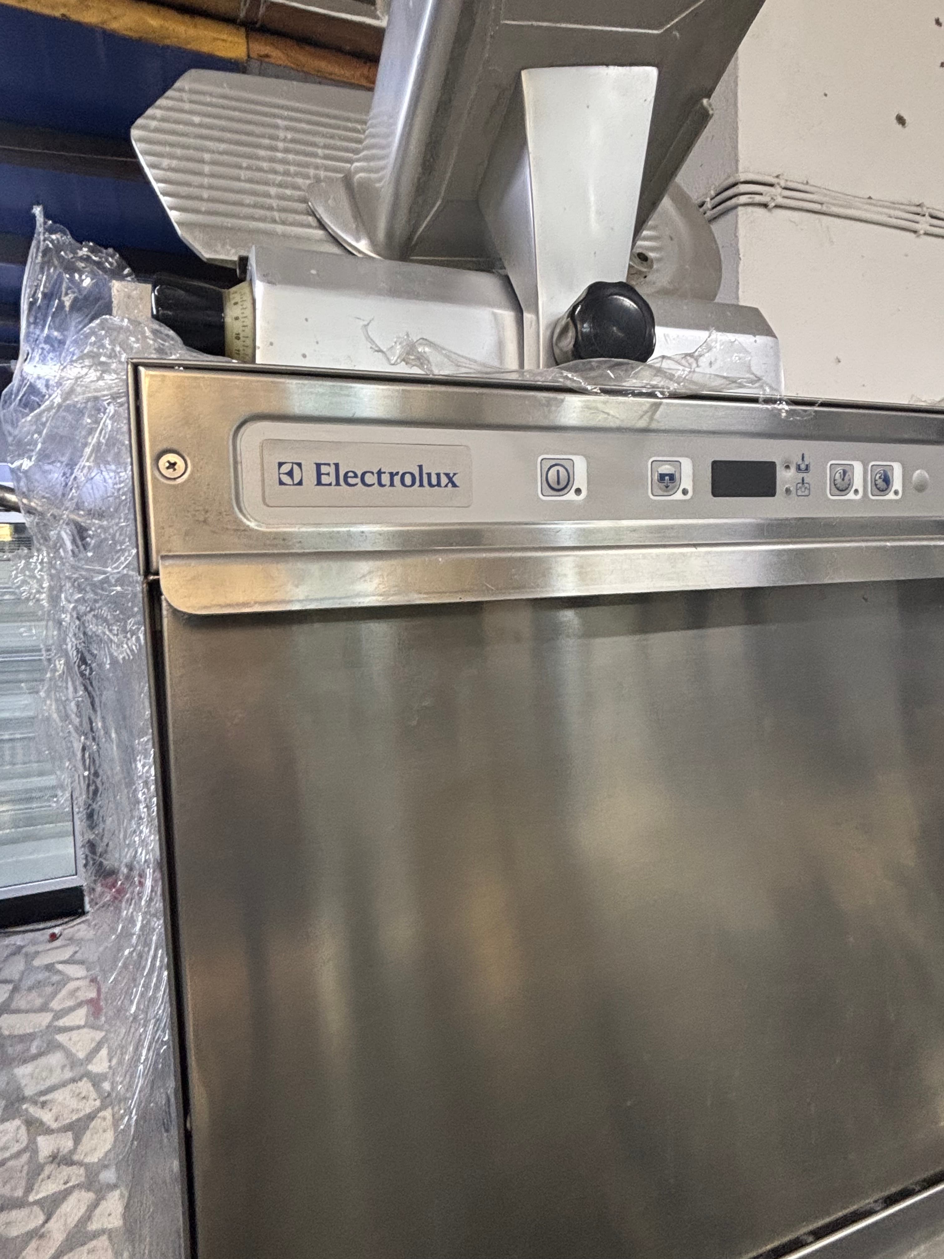 500 tabaklık bulaşık makinası fotoğraf