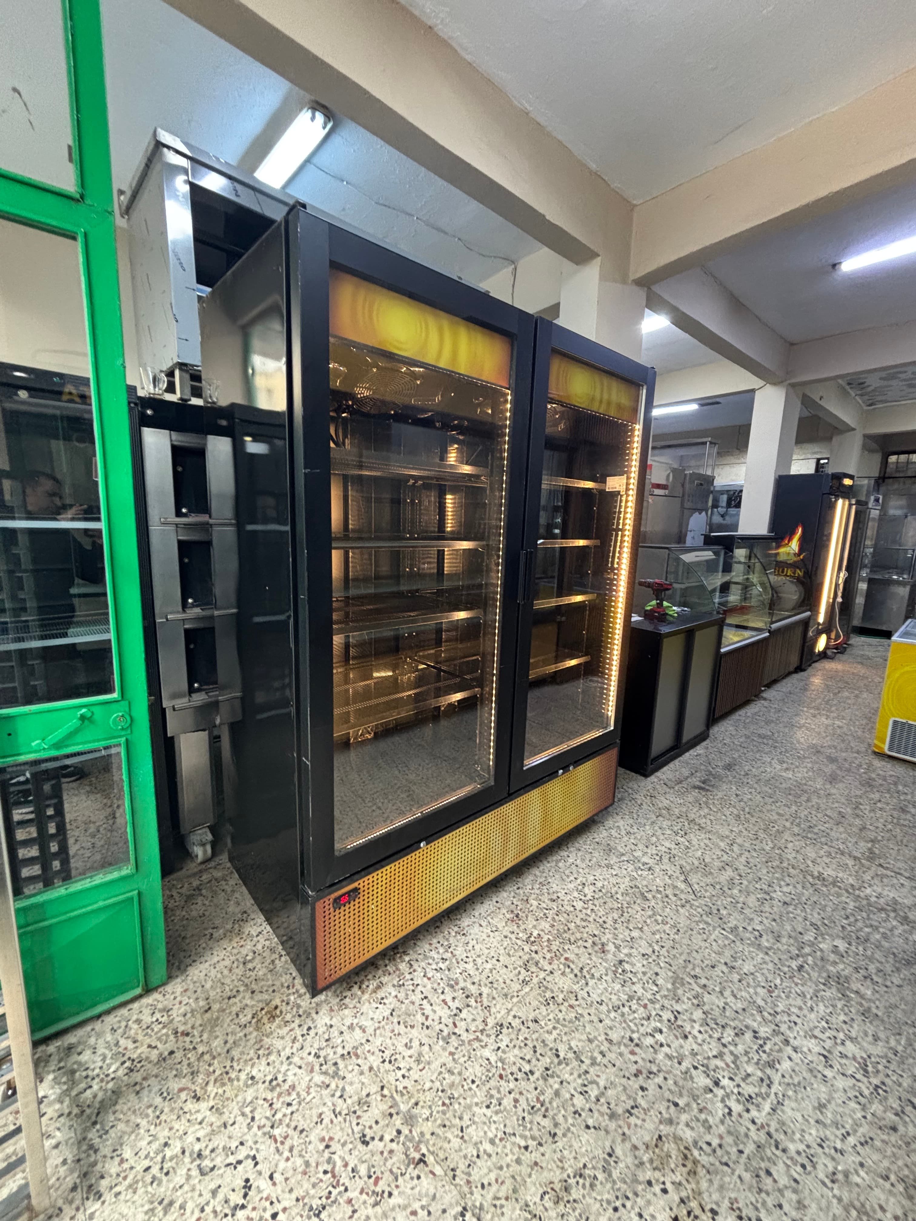 Şenocak Meşrubat Dolabı 160/70/210