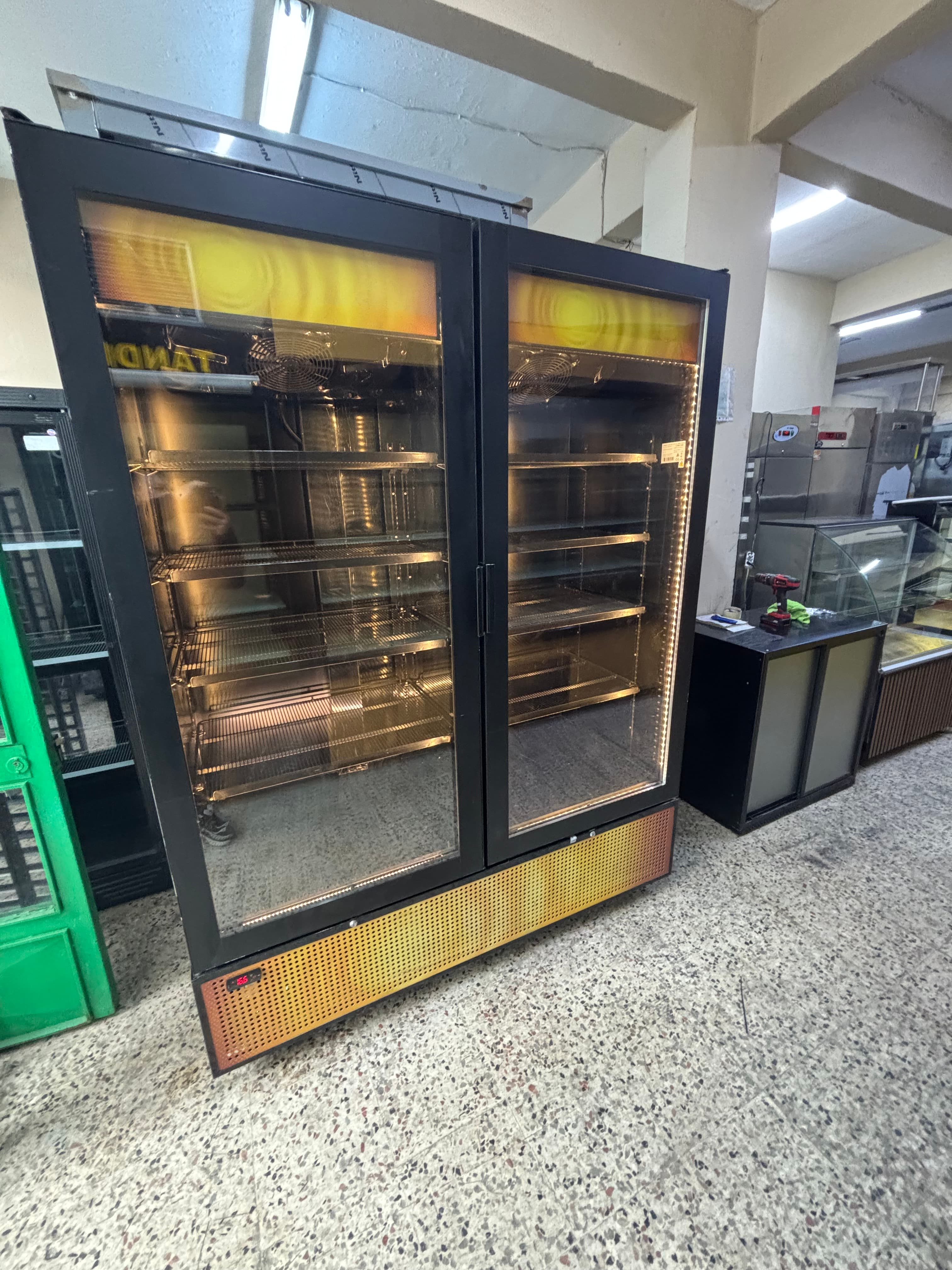 Şenocak Meşrubat Dolabı 160/70/210 8