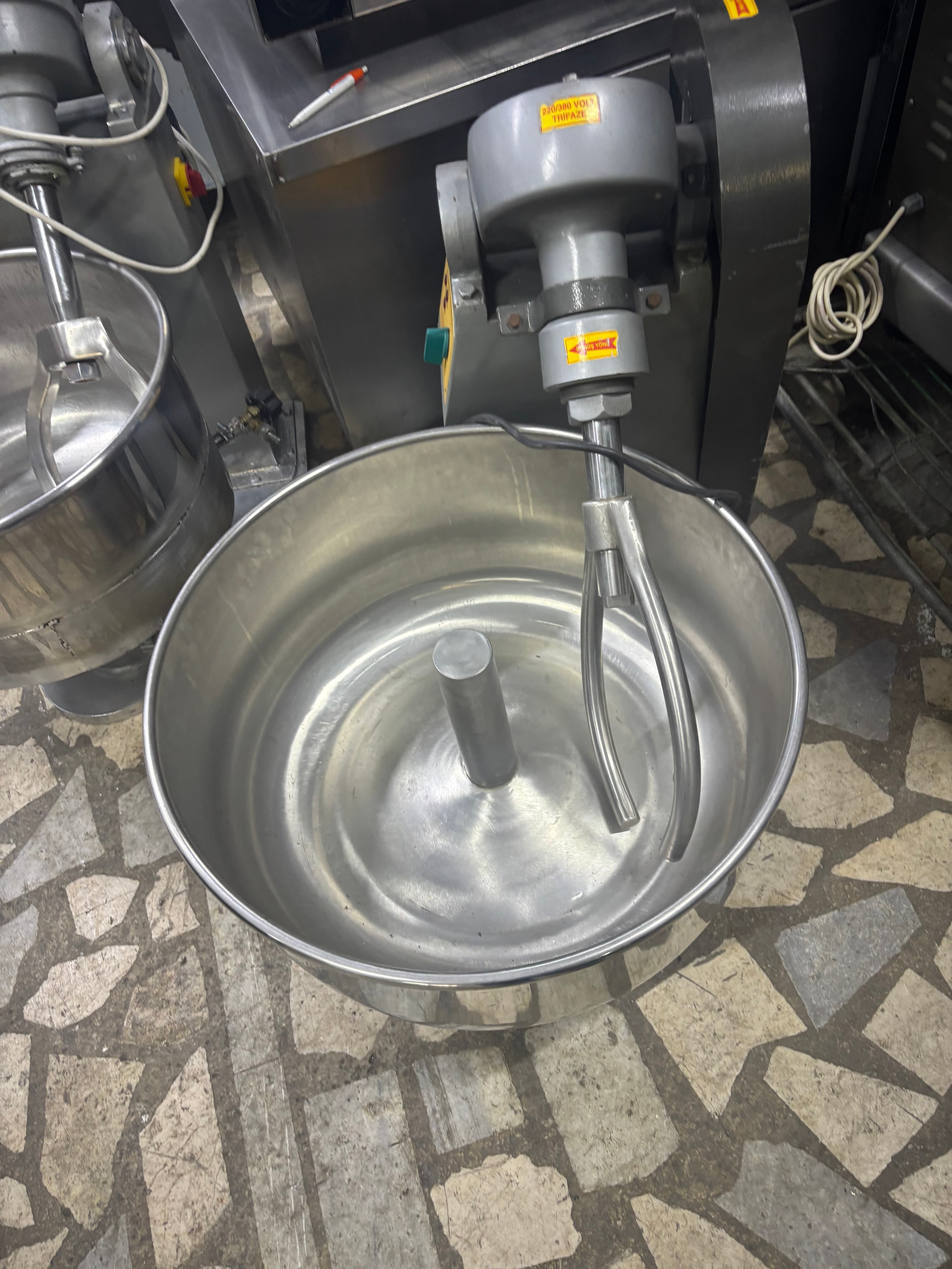 Esmak Hamur Yoğurma Makinesi 35 kg 8