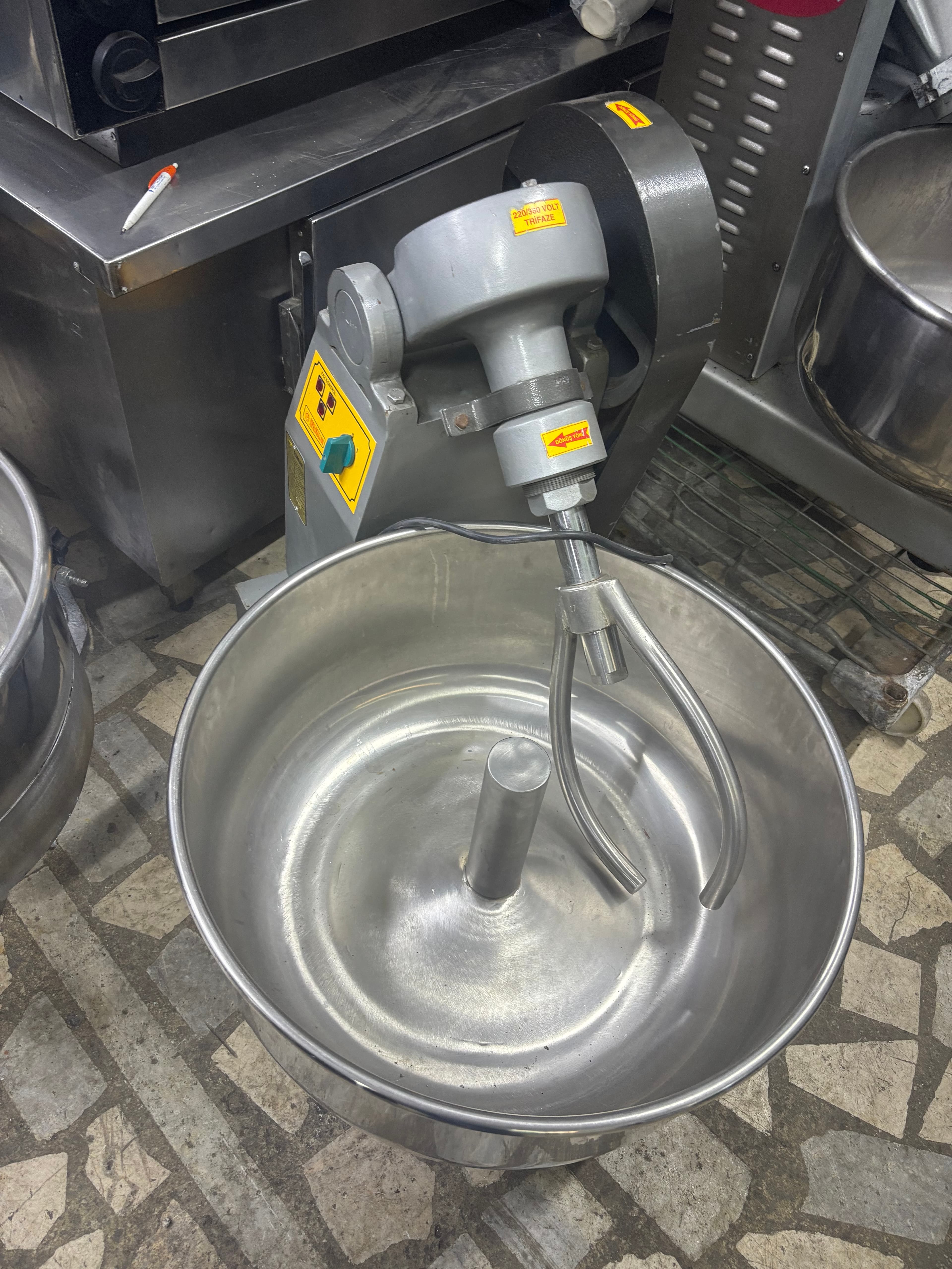 Esmak Hamur Yoğurma Makinesi 35 kg 2