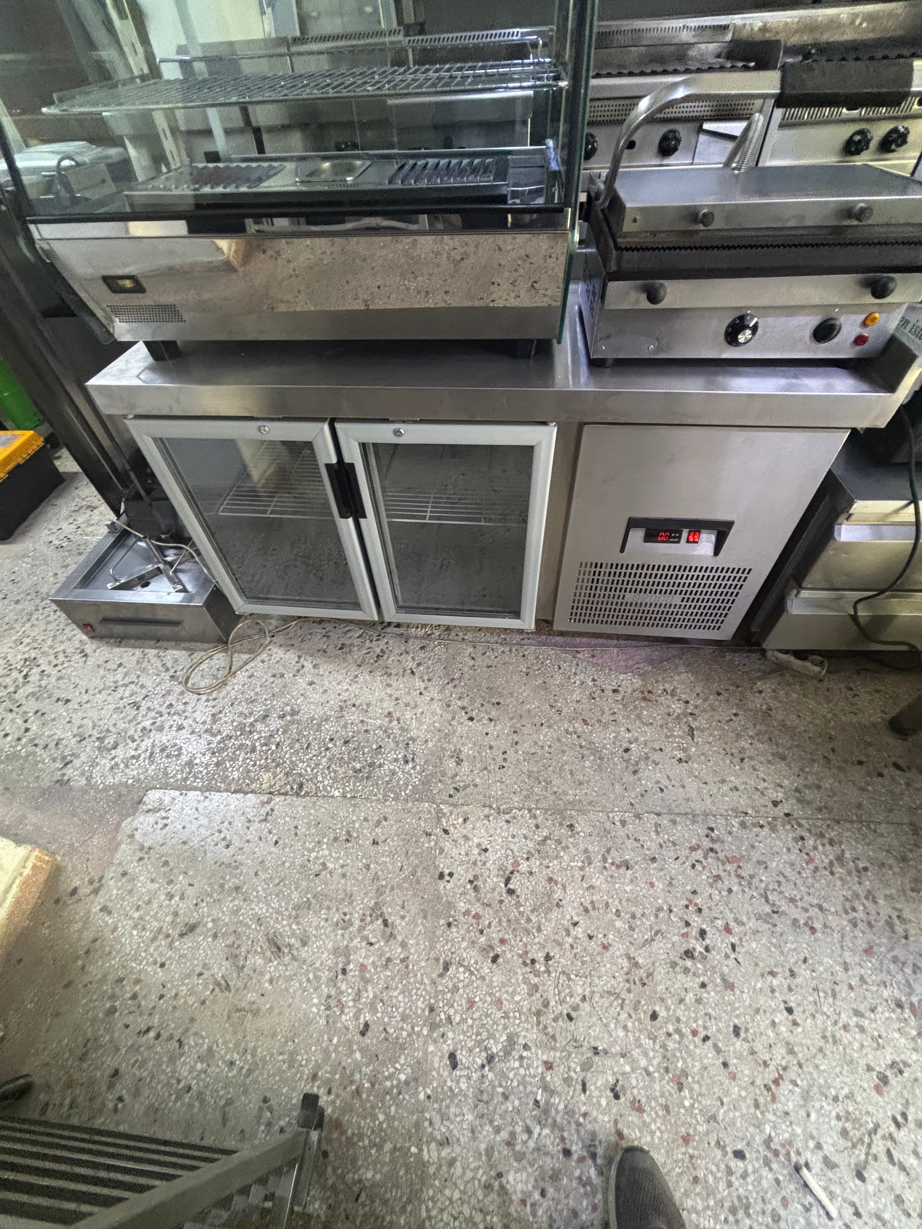 Soğutucu dolap 140/60/85