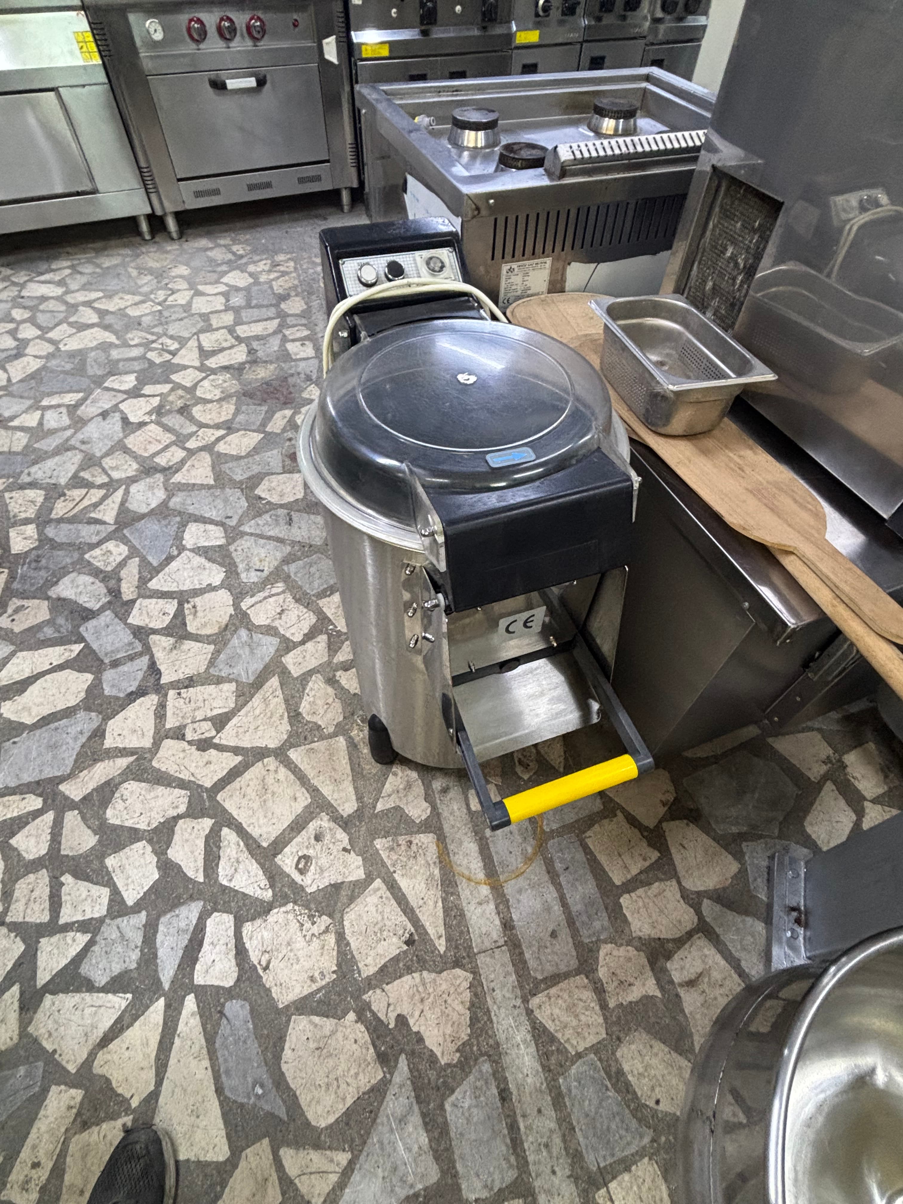 Çözüm  patetes soyma /10 kg 220 volt 6