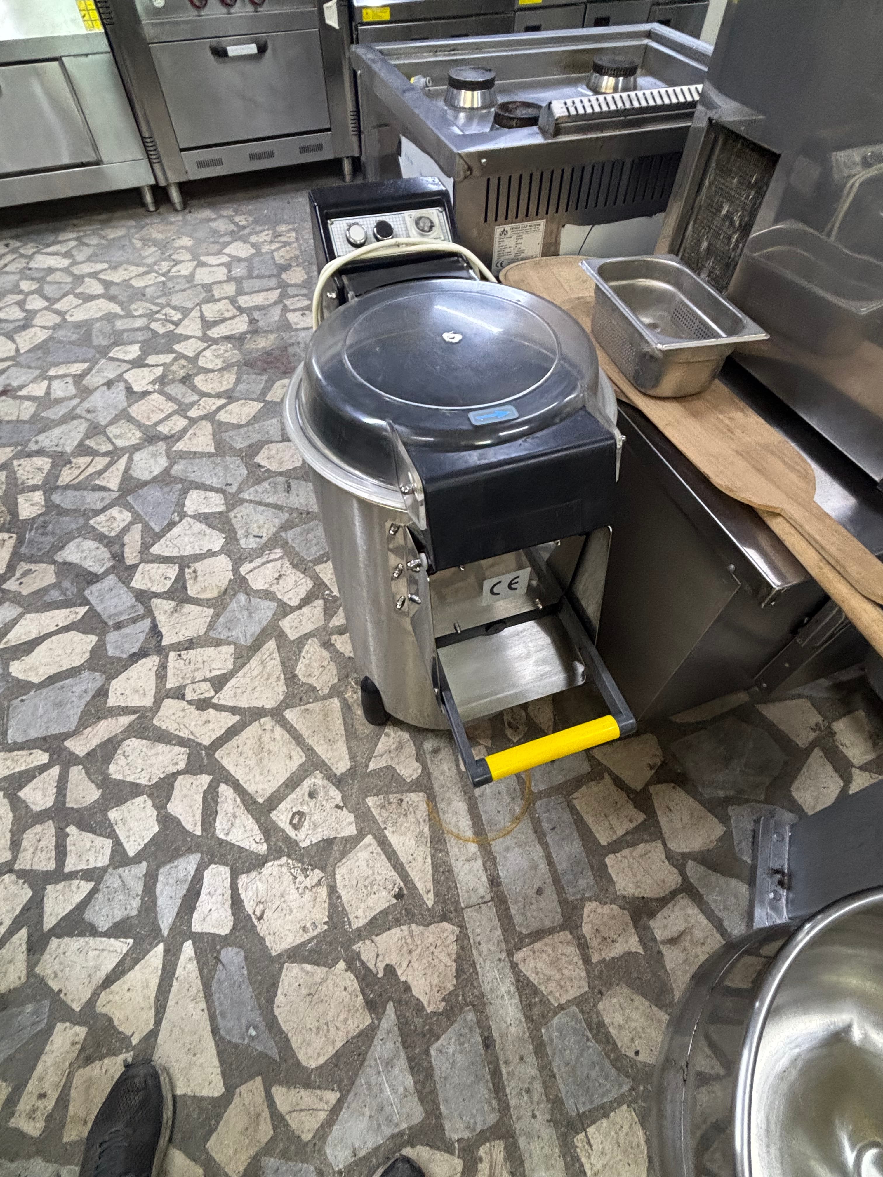 Çözüm  patetes soyma /10 kg 220 volt 7