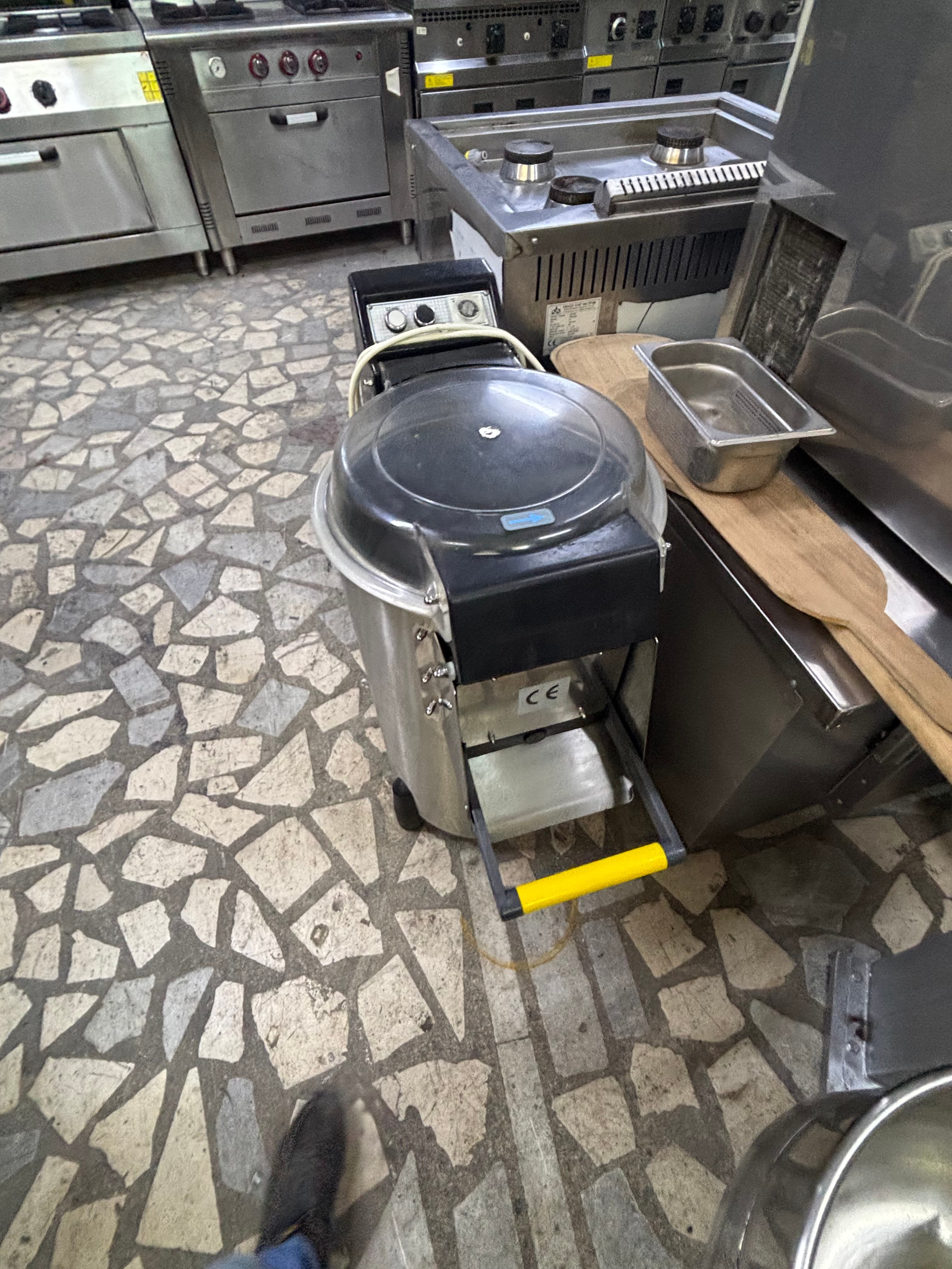 Çözüm  patetes soyma /10 kg 220 volt 5