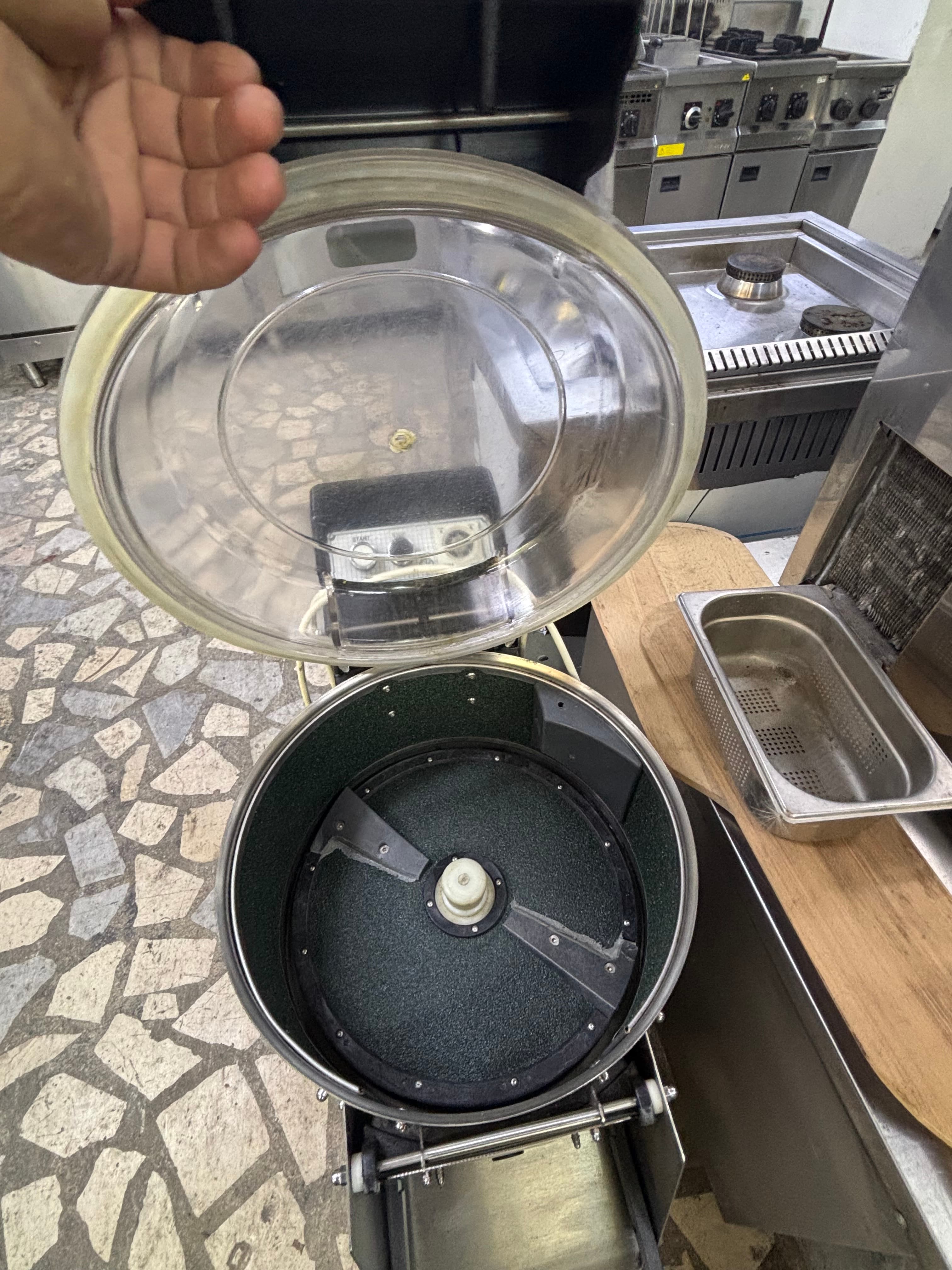 Çözüm  patetes soyma /10 kg 220 volt 4